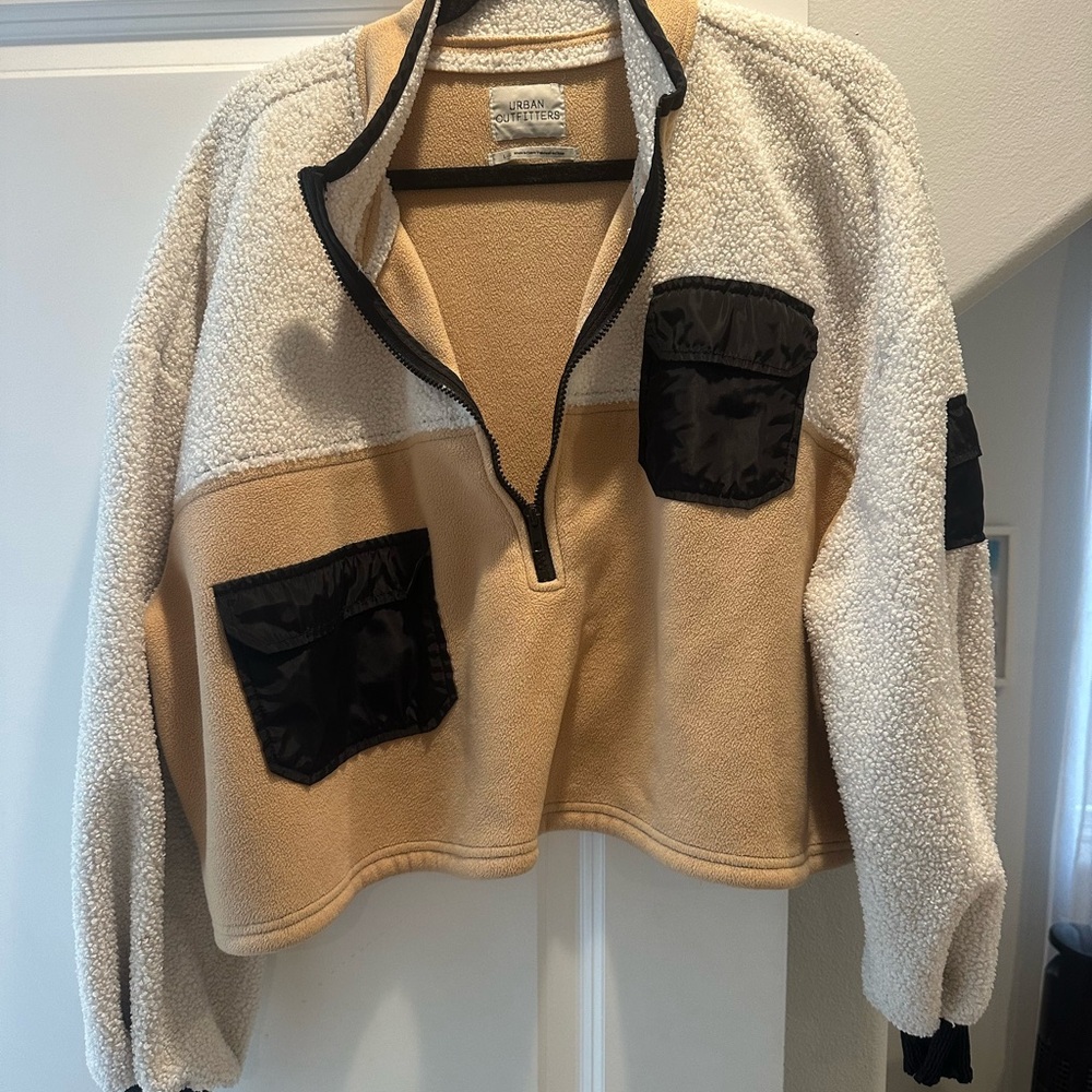 Urban Outfitters - Women's Two-Tone Fleece Sweater - Cream, Tan, Black